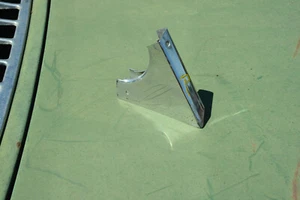 MG MGB FACTORY WING WINDOW FINISHER -RIGHT - Picture 1 of 3