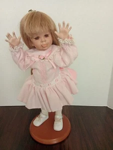 Bambola di porcellana vintage Donna Rupert Peggy Sue "Little Imp" - Foto 1 di 14