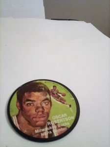 1971 Mattel Instant Replay OSCAR ROBERTSON Mini Schallplatte/Disc/Karte KOSTENLOSER VERSAND - Bild 1 von 2