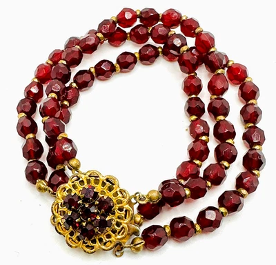 复古 Miriam Haskell 石榴红色刻面珠 3股手链有线扣 — 第 1/4 张图片