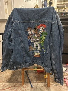 Disney Pixar Toy Story 25th Anniversary Jeansjacke Gr. 2XL gesticktes Logo - Bild 1 von 4
