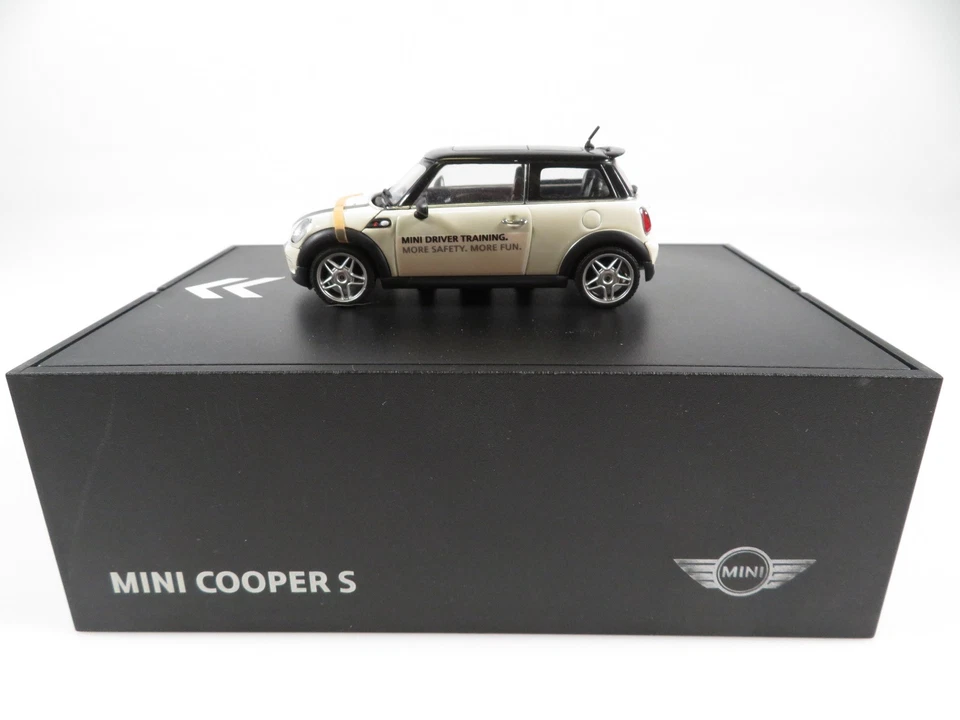 1:43 Minichamps Mini Cooper S - Mini Driver Training  - Bild 1 von 4