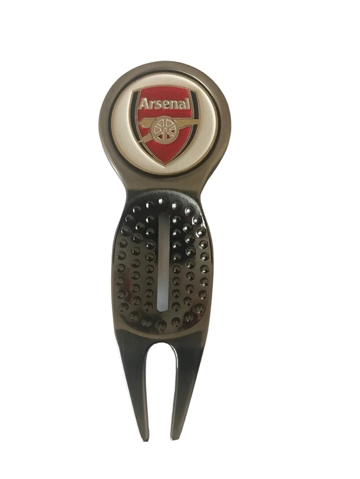 HERRAMIENTA DIVOT ARSENAL FC Y MARCADOR MAGNÉTICO DE PELOTA DE GOLF. Foto 1 de 1