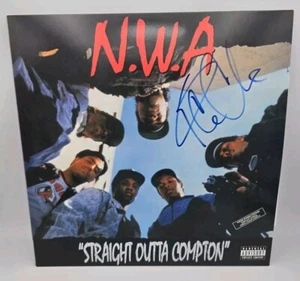 ICE CUBE STRAIGHT OUTTA COMPTON VINILO RAP FIRMADO N.W.A BECKETT - Imagen 1 de 4