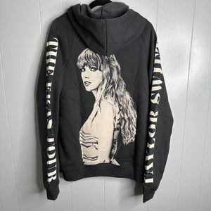 FELPA CON CAPPUCCIO ufficiale TAYLOR SWIFT The Eras Tour Face nera oversize S/M/L NUOVA - Foto 1 di 9