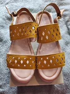 Alfie & Evie Dana Yellow Leather Sandels Size 39! - Picture 1 of 5