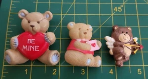 3 Vtg Valentine's Day Pins Gibson Greetings Teddy Hugglesbie Bears Cupid Russ - Picture 1 of 5