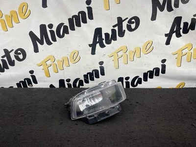 Chevrolet Corvette C6 2006 luz antiniebla del lado del pasajero delantero derecho OEM Foto 1 de 4