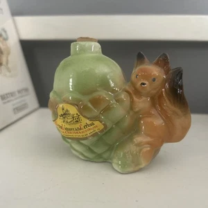VINTAGE ITALIENISCHE KERAMIK CERTOSA DI FIRENZE EICHHÖRNCHEN MIT GRÜNER EICHEL 3" KARAFFE - Bild 1 von 4