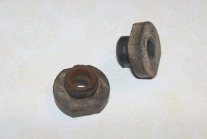 ZWEI JOHN DEERE 316 Onan 318 322 420 Kraftstofftank Tülle Gummibuchsen Satz - Bild 1 von 1