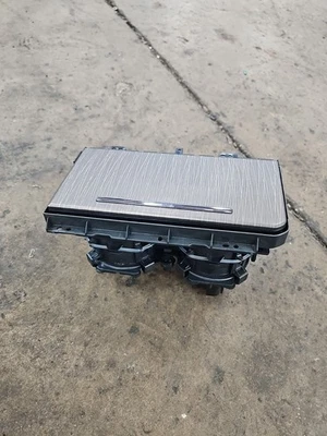 Ford Expedition 2022-2024 consola delantera doble portavasos NL1Z-7813562-BA Foto 1 de 4