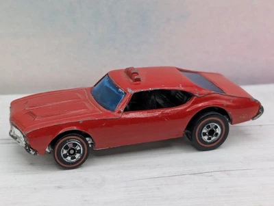 Hot Wheels Fire Chief Olds 442 1969 vintage - rojo; ventana azul; líneas rojas; Hong Kong Foto 1 de 4