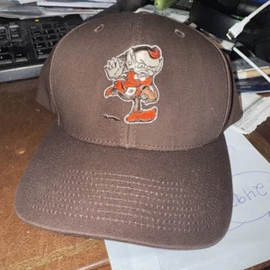 QCC Cleveland Brownie the Elf NFL SnapBack Sombrero Nuevo sin Etiquetas Asientos de Campo Gorra RARA - Imagen 1 de 4