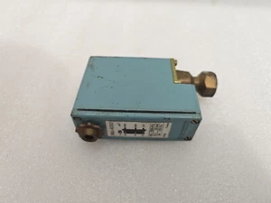 Interruptor de presión Telemecanique XMJ-A0307 envío gratuito - Imagen 1 de 5
