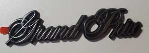 GM PONTIAC GRAND PRIX FRONT SIDE DOOR EMBLEM Badge Typenschild 10030022, 1980er - Bild 1 von 4