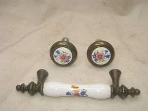 3 vintage porcelain flower detailed handles handle pulls pull knob 63857-10 - Picture 1 of 7