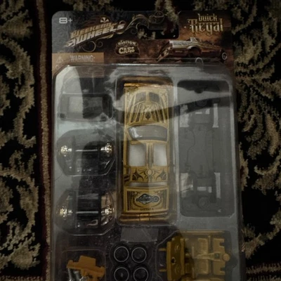 Литой золотой комплект Weekend of Wheels 87 Buick Regal Lowrider 2023 Cali Convention - Изображение 1 из 4