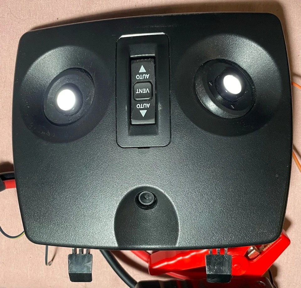 Console de luz mapa teto cúpula frontal superior Chrysler 200 Dodge Avenger 2008-2014 - Imagem 1 de 4