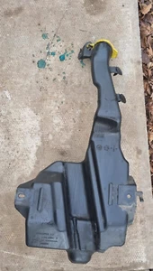 JEEP GRAND CHEROKEE WK MK3 3.0 CRD WINDSCREEN WASHER FLUID BOTTLE - Picture 1 of 5
