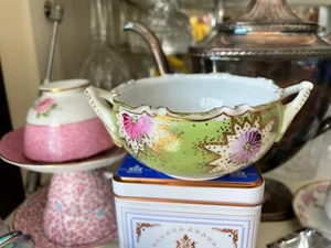 Antica zuccheriera con manico smerlata oro verde viola dipinta a mano floreale - Foto 1 di 7