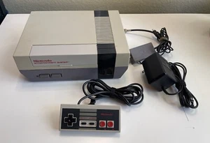 Lotto Bundle Console Nintendo Entertainment System NES + Cavi testato e funzionante - Foto 1 di 8