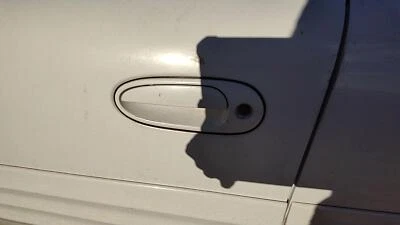 Manija de puerta exterior delantera izquierda Pontiac Grand Am Driver OEM blanca 16u 1999-2005 Foto 1 de 4