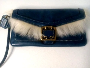 Coach Handgelenktasche Leder Geldbörse Lammfell Galaxy Blau Schnalle Klappe Kunstfell - Bild 1 von 8