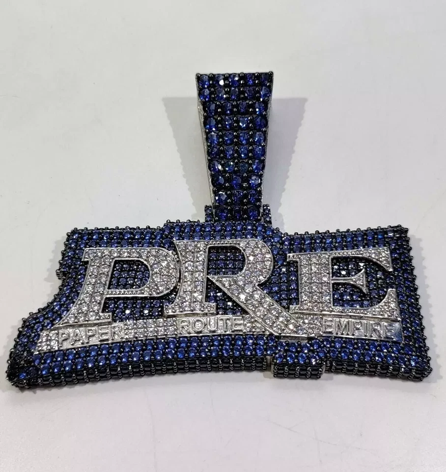 Colgante de plata de ley 925 personalizado "PRE" de zafiro azul simulado redondo de 3 quilates para hombre Foto 1 de 1