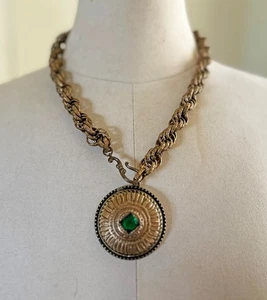 Antiguo Gay Años Noventa Botón Distintivo Collar Joya Gruesa Cadena ÚNICO Hecho a Mano - Imagen 1 de 5