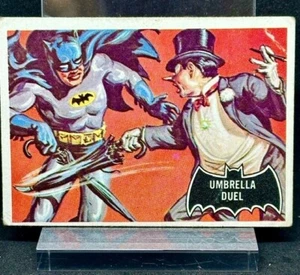 Batman/Pinguin - 1966 Topps Batman Karten ""Unbrella Duel"" Karte Nr. 23 Batman - Bild 1 von 2