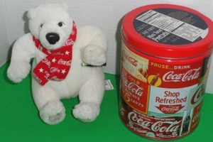 Coca Cola Nostálgico Coleccionistas Oso Polar de Lata y Peluche con Bufanda Blanca/Roja - Imagen 1 de 9