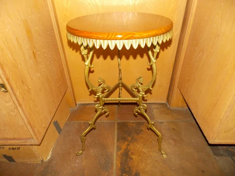 Cast Iron Ornate 30" Bistro Table W/Decorative Serpent on Legs Top 18"   6/23 Cover