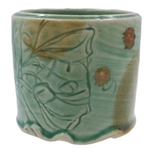 Maceta pequeña de cerámica esmaltada verde 2,25" H firmada suculenta jardinería de cactus - Imagen 1 de 7