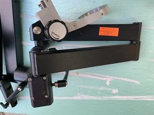 Microscopio binocular Unitron brazo flexible y soporte - Imagen 1 de 2