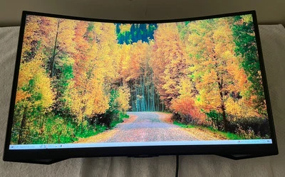 Samsung Odyssey 27” G65B Series QHD Curved Gaming Monitor (S27BG650EN) - Image 1 of 4