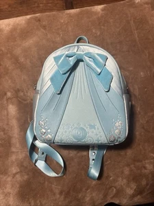 Mini zaino Loungefly Disney Principessa Cenerentola blu vestito fiocco cosplay nuovo con etichette - Foto 1 di 12