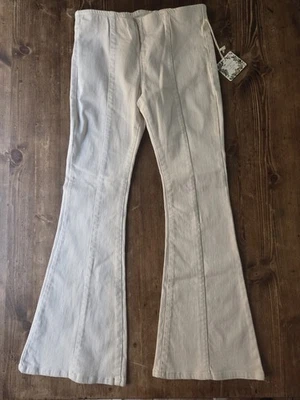 Pantalones de mezclilla Chelsea y violeta crema acampanados talla XL NUEVOS para niñas Foto 1 de 4