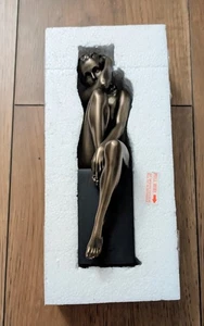 Body Talk 'Frau auf Sockel' Bronze Statue WU75749 - Parastein, geöffnet, unbenutzt - Bild 1 von 12
