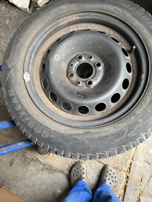 Winterkompletträder für FIAT 500 Typ 312 mit Stahlfelgen - Bild 1 von 3