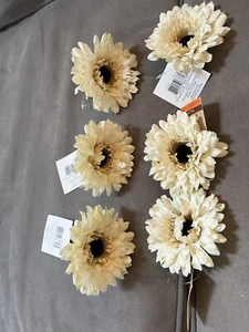 Neu 6x Celebrate It Harvest Künstliche Herbstblumen Serviettenringe Erntedankfest - Bild 1 von 3