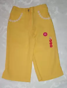 Gymboree SUNSHINE DAYDREAMS Yellow Capris Pants w/ White Daisy trim NWT 4 - Picture 1 of 3