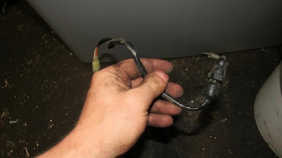 Interruptor de freno trasero Suzuki GZ250 2001 Foto 1 de 1