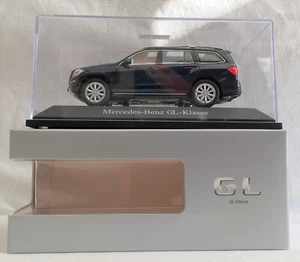 Norev 1:43: Mercedes-Benz GL-Klasse, canvasitblau metallic - Bild 1 von 1