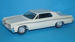 Dealer Promo Car 1963 Oldsmobile GM CORP 1/25 scale EXCLUSIVE GUARD BEAM FRAME