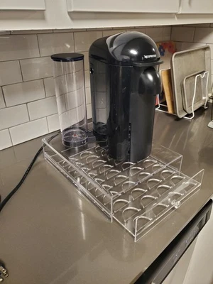 Máquina de café espresso Nespresso Vertuo plus tinta negra usada/limpia con estuche para cápsulas Foto 1 de 3