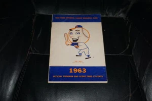 1963 NEW YORK METS BASEBALL PROGRAM VS MILWAUKEE BRAVES AARON 3-6 - Picture 1 of 3