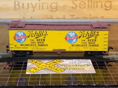 HO 40' Wood Reefer Schlitz Beer URTC 92132 hook/horn couplers (Mo030409) - Image 1 of 4