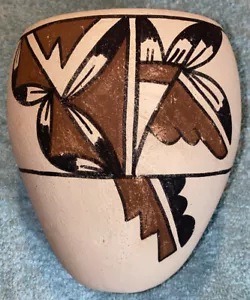 Vtg Native American Pottery Vase Unknown Maker & Age - Picture 1 of 10