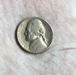1940 US American Nickel; 5 Cents; Jefferson Nickel - Picture 1 of 2