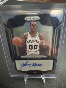 2024-25 Panini Prizm Penmanship Prizm #47 Johnny Moore AUTO ERROR SA Spurs - Picture 1 of 11